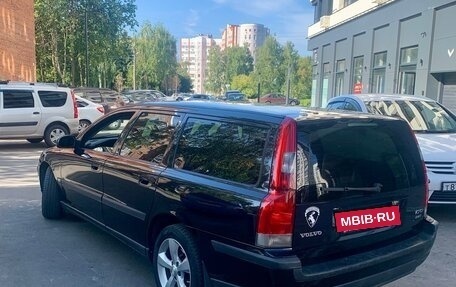 Volvo V70 III рестайлинг, 2002 год, 649 000 рублей, 3 фотография