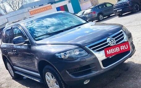Volkswagen Touareg III, 2010 год, 1 499 999 рублей, 6 фотография