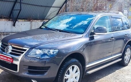 Volkswagen Touareg III, 2010 год, 1 499 999 рублей, 2 фотография