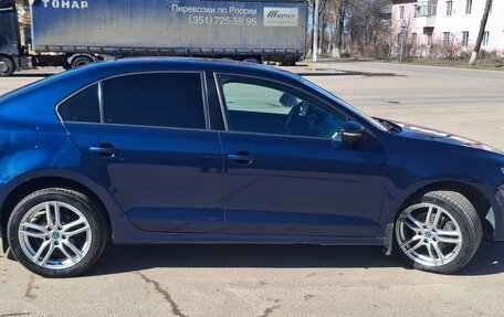 Volkswagen Jetta VI, 2011 год, 870 000 рублей, 4 фотография