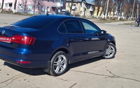 Volkswagen Jetta VI, 2011 год, 870 000 рублей, 5 фотография