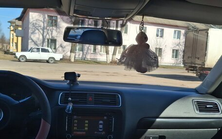 Volkswagen Jetta VI, 2011 год, 870 000 рублей, 13 фотография