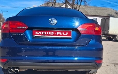 Volkswagen Jetta VI, 2011 год, 870 000 рублей, 9 фотография