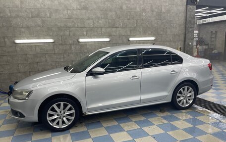 Volkswagen Jetta VI, 2012 год, 950 000 рублей, 2 фотография
