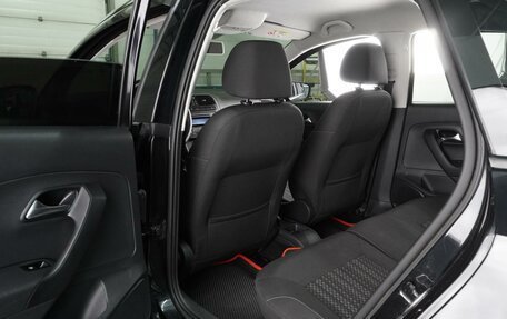 Volkswagen Polo VI (EU Market), 2015 год, 989 000 рублей, 11 фотография