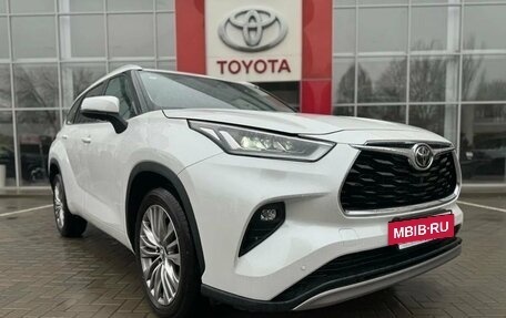 Toyota Highlander, 2025 год, 6 600 000 рублей, 5 фотография