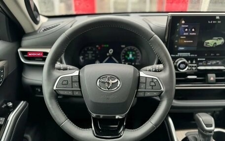 Toyota Highlander, 2025 год, 6 600 000 рублей, 19 фотография