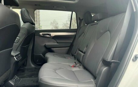 Toyota Highlander, 2025 год, 6 600 000 рублей, 34 фотография