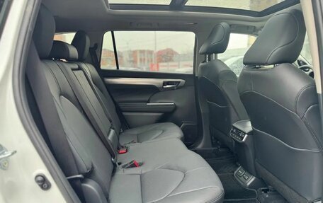 Toyota Highlander, 2025 год, 6 600 000 рублей, 40 фотография