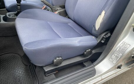 Mitsubishi Carisma I, 2003 год, 210 000 рублей, 10 фотография