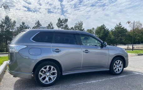 Mitsubishi Outlander III рестайлинг 3, 2014 год, 1 820 000 рублей, 1 фотография