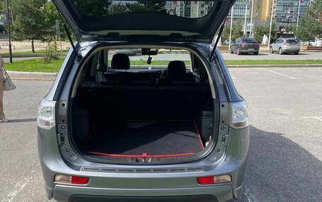 Mitsubishi Outlander III рестайлинг 3, 2014 год, 1 820 000 рублей, 5 фотография