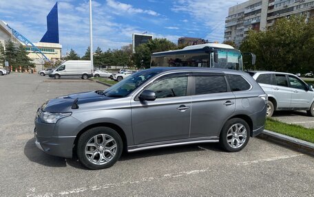 Mitsubishi Outlander III рестайлинг 3, 2014 год, 1 820 000 рублей, 11 фотография