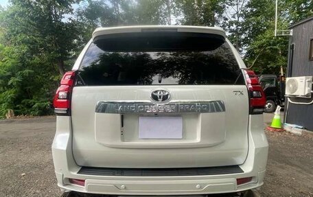 Toyota Land Cruiser Prado 150 рестайлинг 2, 2022 год, 3 586 000 рублей, 5 фотография