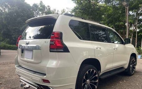 Toyota Land Cruiser Prado 150 рестайлинг 2, 2022 год, 3 586 000 рублей, 4 фотография
