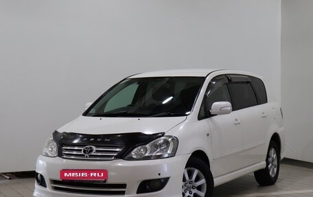 Toyota Ipsum II, 2004 год, 850 000 рублей, 1 фотография