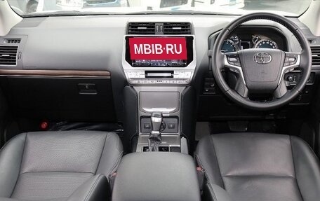 Toyota Land Cruiser Prado 150 рестайлинг 2, 2022 год, 3 586 000 рублей, 11 фотография