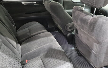 Toyota Ipsum II, 2004 год, 850 000 рублей, 18 фотография