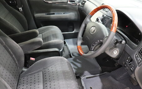 Toyota Ipsum II, 2004 год, 850 000 рублей, 17 фотография
