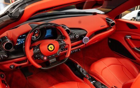 Ferrari F8, 2022 год, 29 975 000 рублей, 7 фотография