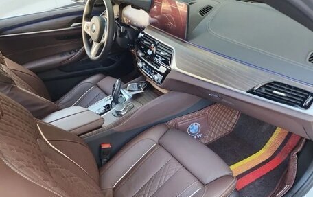 BMW 5 серия, 2021 год, 3 940 077 рублей, 16 фотография