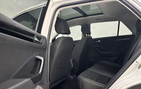 Volkswagen T-Roc I, 2022 год, 1 638 000 рублей, 9 фотография