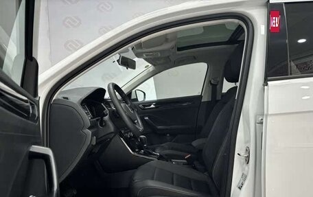 Volkswagen T-Roc I, 2022 год, 1 638 000 рублей, 6 фотография