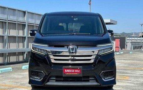 Honda Stepwgn IV, 2019 год, 2 000 000 рублей, 2 фотография