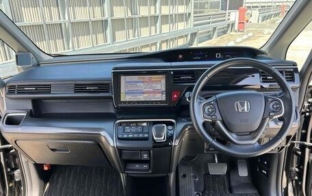 Honda Stepwgn IV, 2019 год, 2 000 000 рублей, 9 фотография