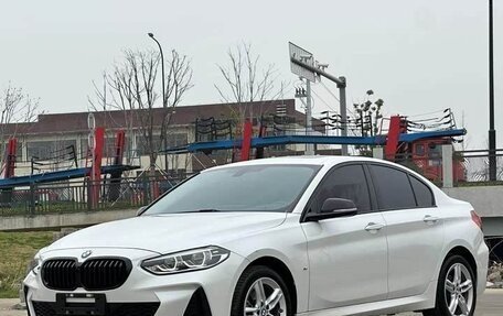 BMW 1 серия, 2022 год, 1 560 000 рублей, 2 фотография