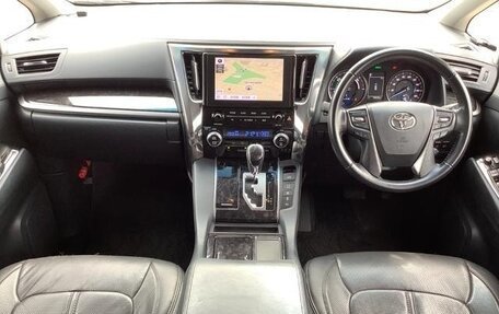 Toyota Alphard III, 2019 год, 2 590 000 рублей, 10 фотография