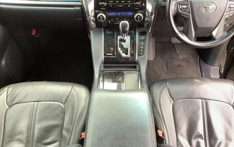 Toyota Alphard III, 2019 год, 2 590 000 рублей, 9 фотография