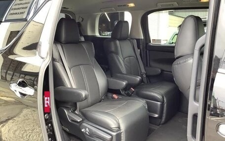 Toyota Alphard III, 2019 год, 2 590 000 рублей, 15 фотография