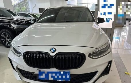 BMW 1 серия, 2020 год, 1 850 000 рублей, 2 фотография