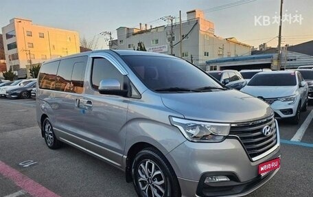 Hyundai Grand Starex Grand Starex I рестайлинг 2, 2021 год, 2 615 000 рублей, 1 фотография