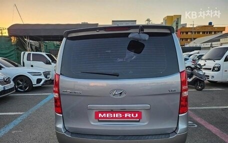 Hyundai Grand Starex Grand Starex I рестайлинг 2, 2021 год, 2 615 000 рублей, 3 фотография