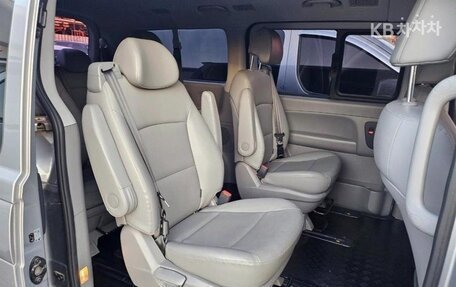 Hyundai Grand Starex Grand Starex I рестайлинг 2, 2021 год, 2 615 000 рублей, 14 фотография