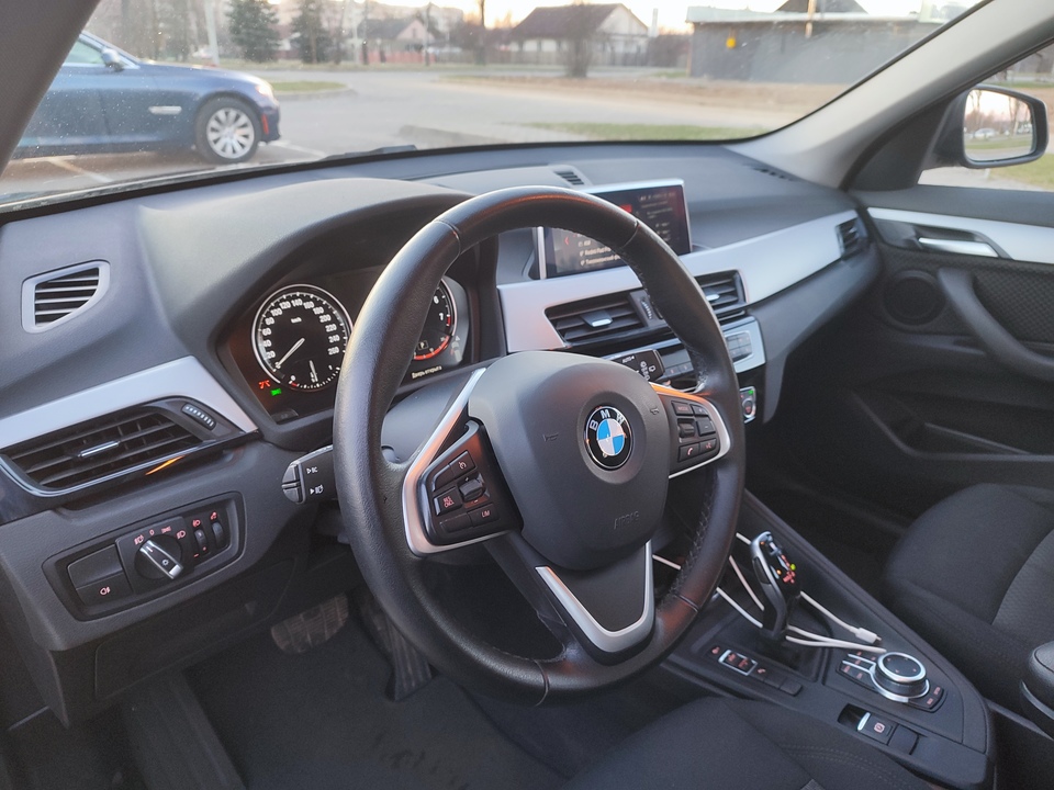 BMW X1 F48 рестайлинг, 2021 год, 2 900 000 рублей, 6 фотография