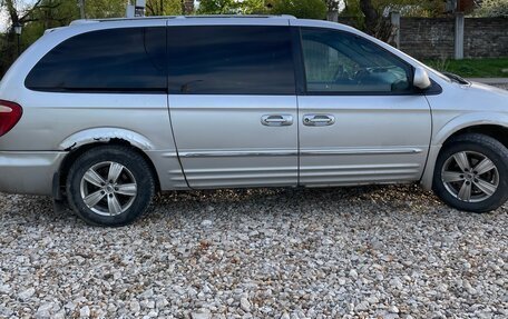 Chrysler Town & Country IV, 2002 год, 570 000 рублей, 3 фотография