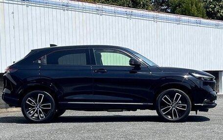 Honda Vezel, 2022 год, 1 325 000 рублей, 3 фотография
