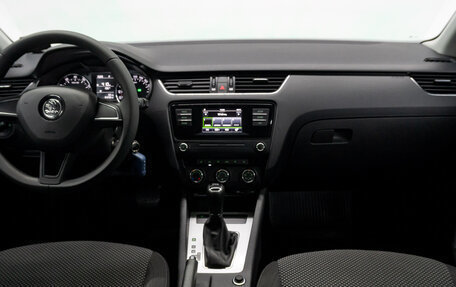 Skoda Octavia, 2017 год, 1 643 000 рублей, 19 фотография
