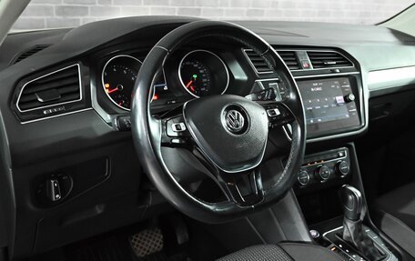Volkswagen Tiguan II, 2019 год, 2 900 000 рублей, 13 фотография