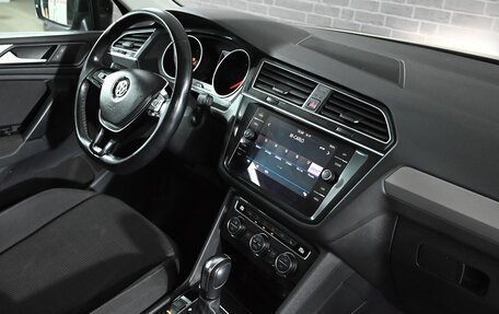 Volkswagen Tiguan II, 2019 год, 2 900 000 рублей, 12 фотография