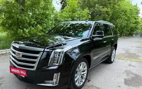 Cadillac Escalade IV, 2020 год, 7 500 000 рублей, 2 фотография
