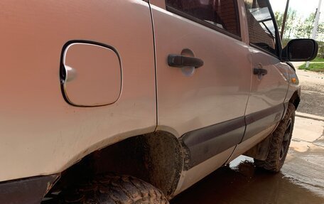 Chevrolet Niva I рестайлинг, 2004 год, 190 000 рублей, 14 фотография