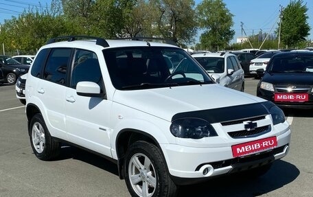 Chevrolet Niva I рестайлинг, 2018 год, 780 000 рублей, 3 фотография