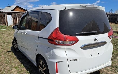 Honda Freed II, 2017 год, 1 400 000 рублей, 2 фотография
