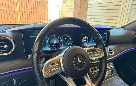 Mercedes-Benz E-Класс, 2018 год, 3 300 000 рублей, 10 фотография