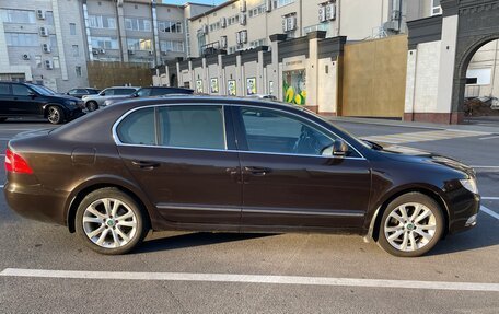 Skoda Superb III рестайлинг, 2012 год, 1 190 000 рублей, 32 фотография