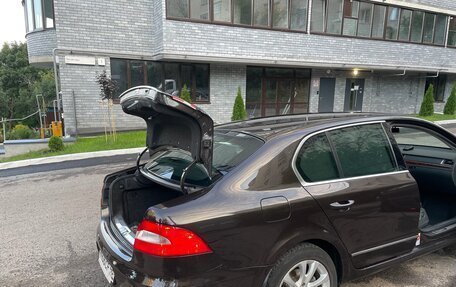 Skoda Superb III рестайлинг, 2012 год, 1 190 000 рублей, 31 фотография